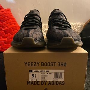 ❌Yeezy 380 Onyx 9.5❌ Sold